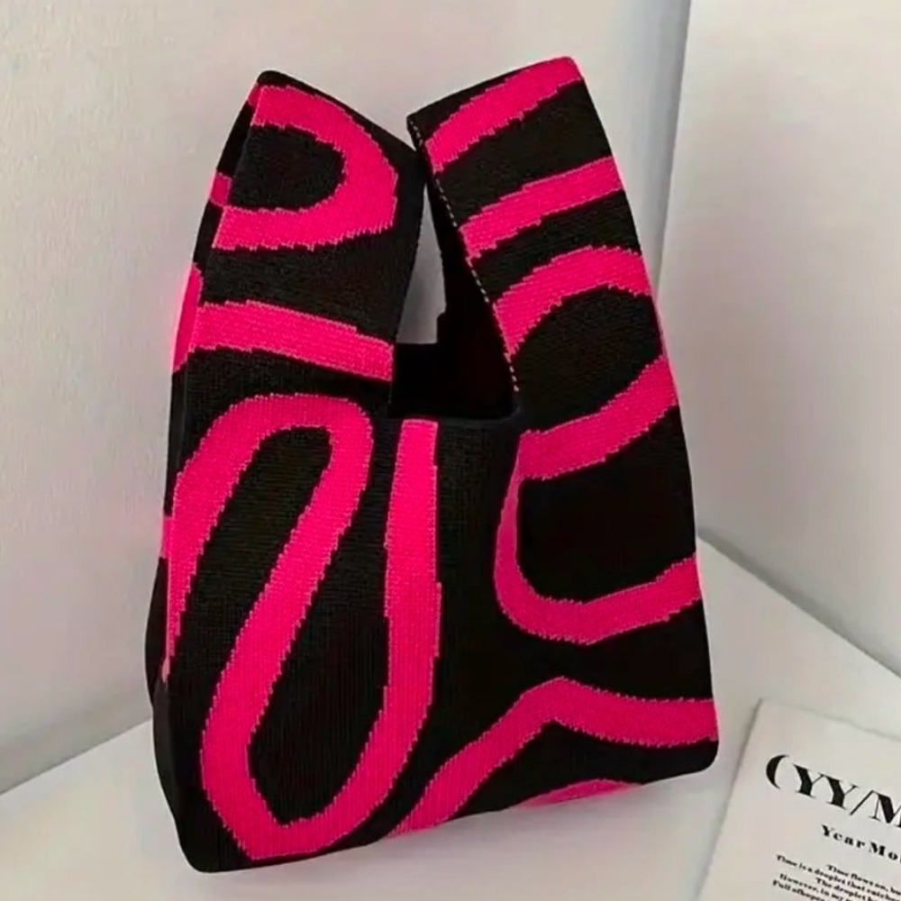 Heavy Woven Knit Graffiti Pattern Tote Purse Bag Japanese Knot  Closure Style